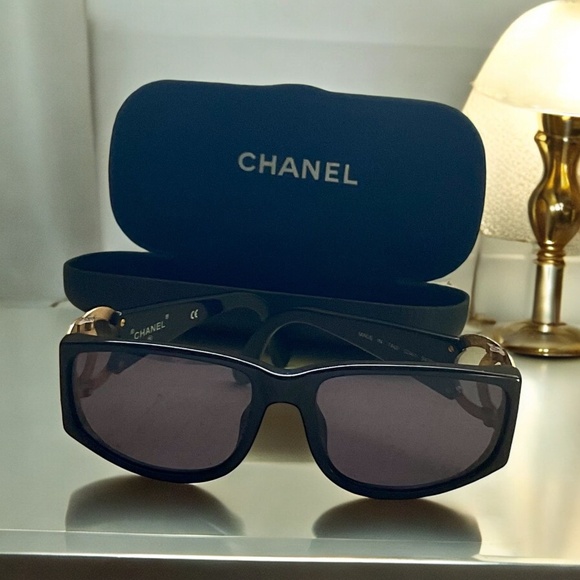 CHANEL VINTAGE 02461 CC LOGO SUNGLASSES 🕶️ - Picture 3 of 8